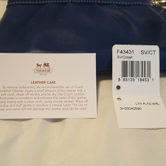 Coach Wristlet - Picture 3 of 3